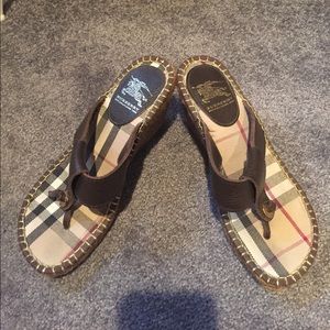 Burberry brown leather sandals